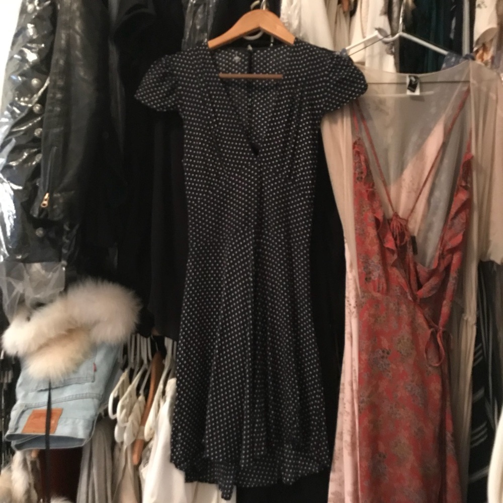 ❌SOLD❌ Reformation Macintosh Dotted Mini Dress XS - Picture 4 of 7